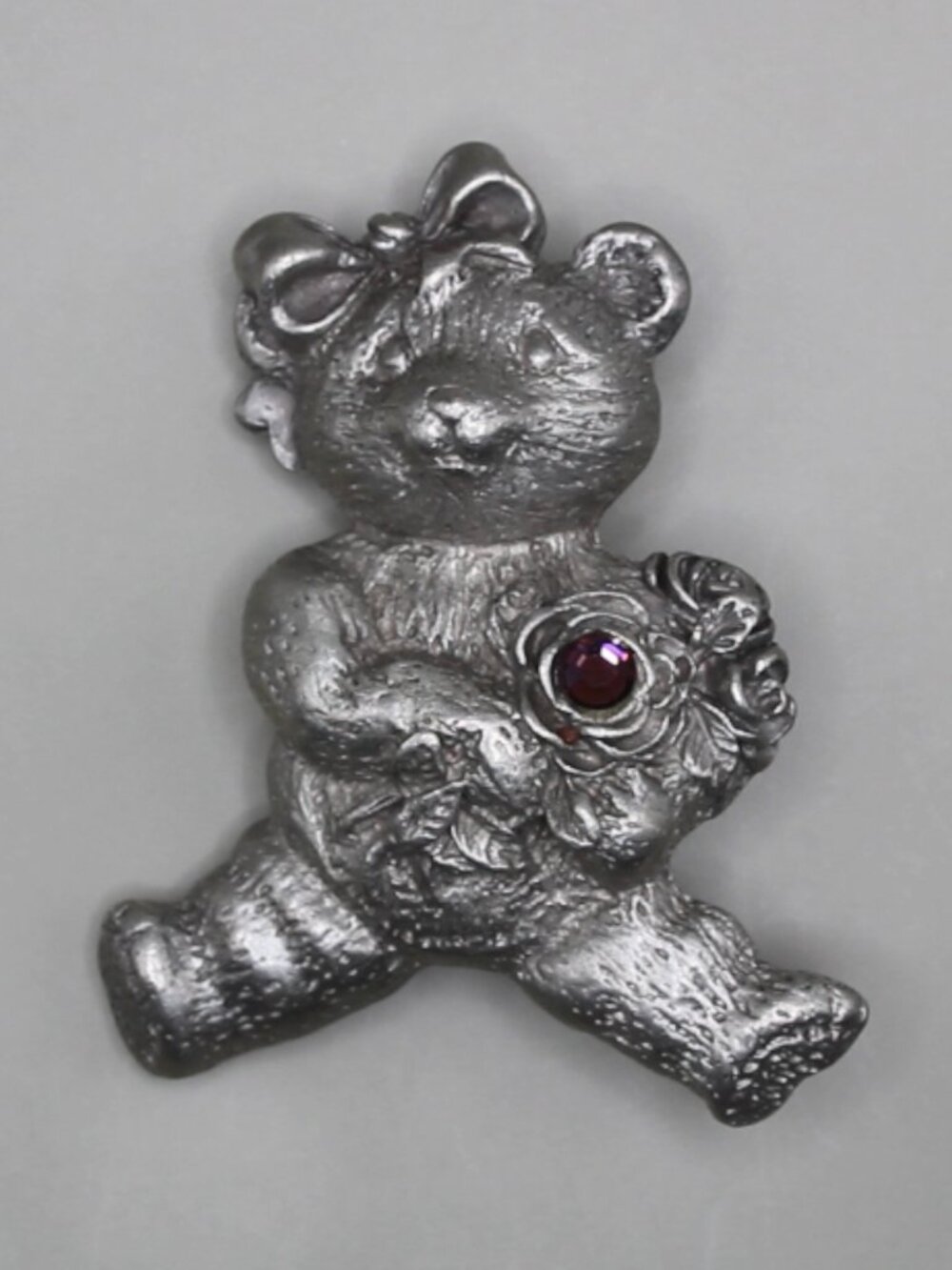 Vintage Pewter Teddy Bear Brooch Red Stone Figural Pin Signed Spoon Pewt  1116